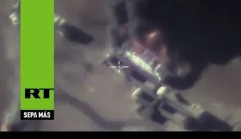 Atasco de camiones de contrabando: Rusia destruye petróleo de los terroristas en Siria (VIDEO)