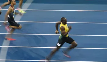 Súper Usain Bolt: logra el histórico triple-triple