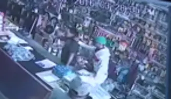 Más ladrones robando y más cámaras captando el momento sus fechorías