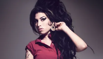 Un concierto del padre de Amy Winehouse marca los cinco años de su muerte