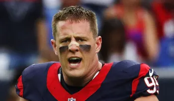 Jugador de fútbol americano recauda millonaria suma para los damnificados de Harvey