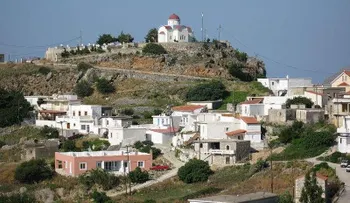 Pueblo de Italia prohíbe a sus habitantes morirse para frenar la despoblación