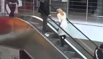 Esta es la rubia más bruta del mundo (VIDEO)