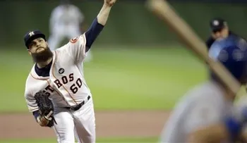 Keuchel, imbatible en casa; Astros toman ventaja ante Reales