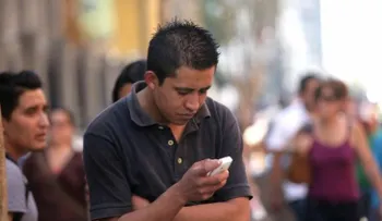 Violencia, guerra y tecnología impactan en salud mental de los jóvenes
