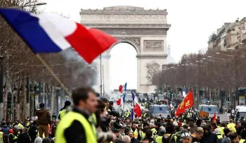 Más de 500,000 personas se movilizan en Francia contra el costo de la vida y la violencia policial