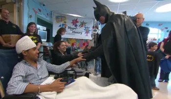 Muere en accidente el Batman que visitaba niños enfermos en hospitales