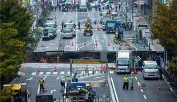 Un enorme crater gitante se abrió en una ciudad japonesa y se tragó casi toda una avenida