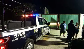 Secuestran a 27 personas de un centro de ventas por teléfono en Cancún