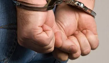 Apresan hombre estafó a dos mujeres con cheque falso