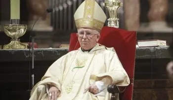 Cardenal español herido en choque antes de reunión con papa