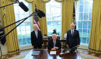 Trump: "Hoy tenemos un gran anuncio de Ford"
