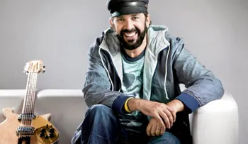 Juan Luis Guerra recibe el Premio Billboard a la Trayectoria Artística