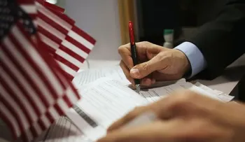 Trump se las pone más difícil a los inmigrantes con estas 6 nuevas exigencias 