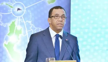 Ministro Andrés Navarro: Evaluación del docente es la base para mejorar la enseñanza