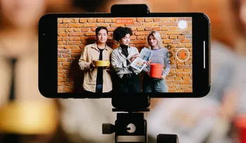 Influencers con visa B1/B2 arriesgan su ingreso a EE. UU. por trabajos no autorizados