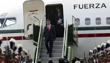 Peña Nieto se quedará con el nuevo avión presidencial "para evitar pérdidas"