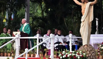 Desde La Habana, el papa pide por la paz definitiva en Colombia