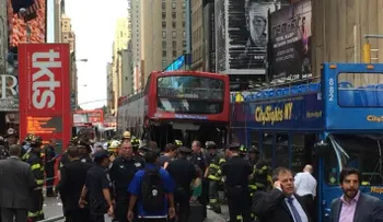 Accidente de autobuses en NY; al menos 13 heridos