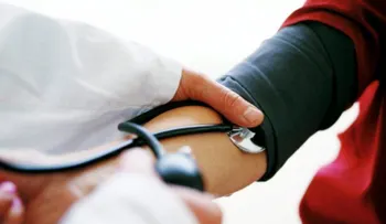 ¡Tenga a mano sus medicamentos! La hipertensión arterial no toma vacaciones