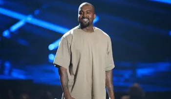Enoja a diseñadores show de último minuto de Kanye West en Semana de la Moda en Nueva York