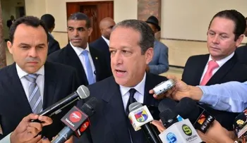 Proclaman Constitución, y PRD-PLD acuerdan modificarla otra vez 