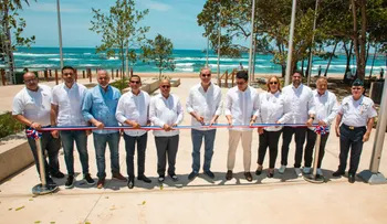 Abinader inaugura Malecón de Haina, nuevo espacio de esparcimiento y desarrollo local