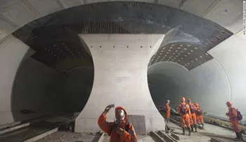 Suiza inaugura el túnel más largo y profundo del mundo