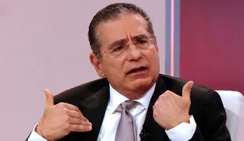 Renuncia socio de Mossack Fonseca a cargo de ministro consejero de Panamá
