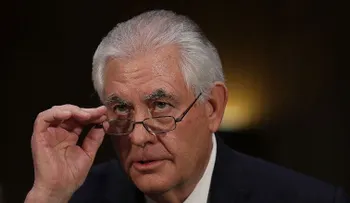 Tillerson evade acusaciones de que Exxon engaña al público con el cambio climático