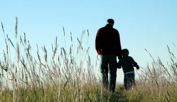 Según estudio, los hombres se convierten en sus padres a los 38 años