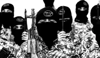 ISIS muestra a 5 niños asesinando a prisioneros kurdos
