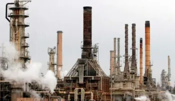 El Brent supera los 108 dólares por tensiones en Ormuz y cierre de oleoducto saudí
