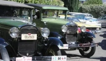 Hombres sin parientes muere y deja lote de autos antiguos