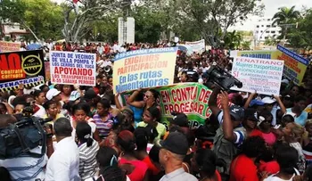 Choferes de la Ruta 17 protestan en demanda de indemnización. 