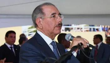 Presidente Medina anuncia construcción carretera Yaguate-La Sierra