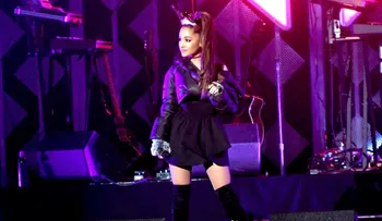 Ariana Grande anunció que vuelve a Manchester