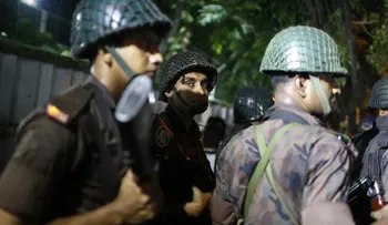 Al menos dos muertos y 26 heridos en ataque contra restaurante en Dacca