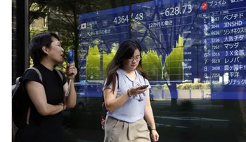 Bolsa de Tokio cierra en récord tras recorte de la Fed