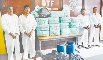 DNCD decomisa 14 pacas de cocaína y apresa a cuatro