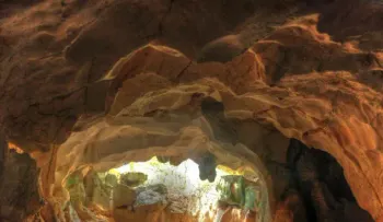 Presidente Abinader crea comisión para convertir Cuevas de Borbón en la capital prehistórica del país