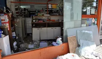 Un muerto y 40 heridos en nuevos saqueos y protestas policiales en Argentina