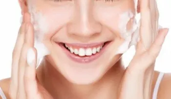 ¿Cómo eliminar el brillo de la cara?