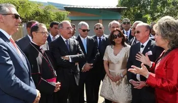 Danilo Medina supervisa obras en Higüey
