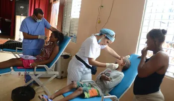 MOPC realiza operativo médico, fumigación y recogida de desechos en Sabana Perdida