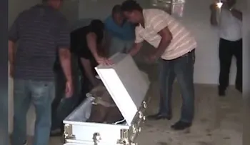 Hombres irrumpen en morgue de hospital y se llevan cadáver