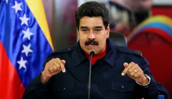 Maduro dice EEUU le aplica un bloqueo financiero; tras aviso de Citibank