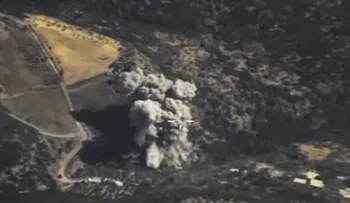 Destrucciones impactantes en posiciones del EI: nuevos videos de ataques rusos en Siria
