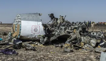 Reino Unido: avión ruso pudo haber sido derribado por un artefacto explosivo