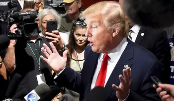 Trump acaba con los hispanos y ahora dirige su furia hacia las mujeres